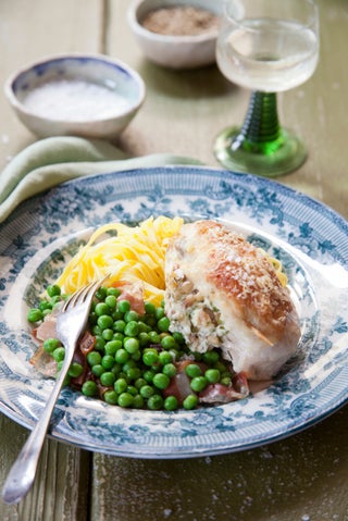 Stuffed vermouth-baked chicken breasts