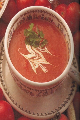 Sweet tomato and carrot soup