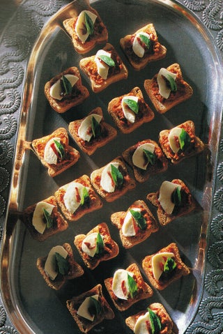 Crostini with sundried red pepper pate