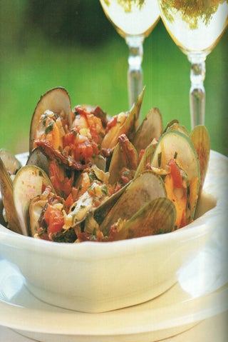 Mussels with herbs and sundried tomato broth